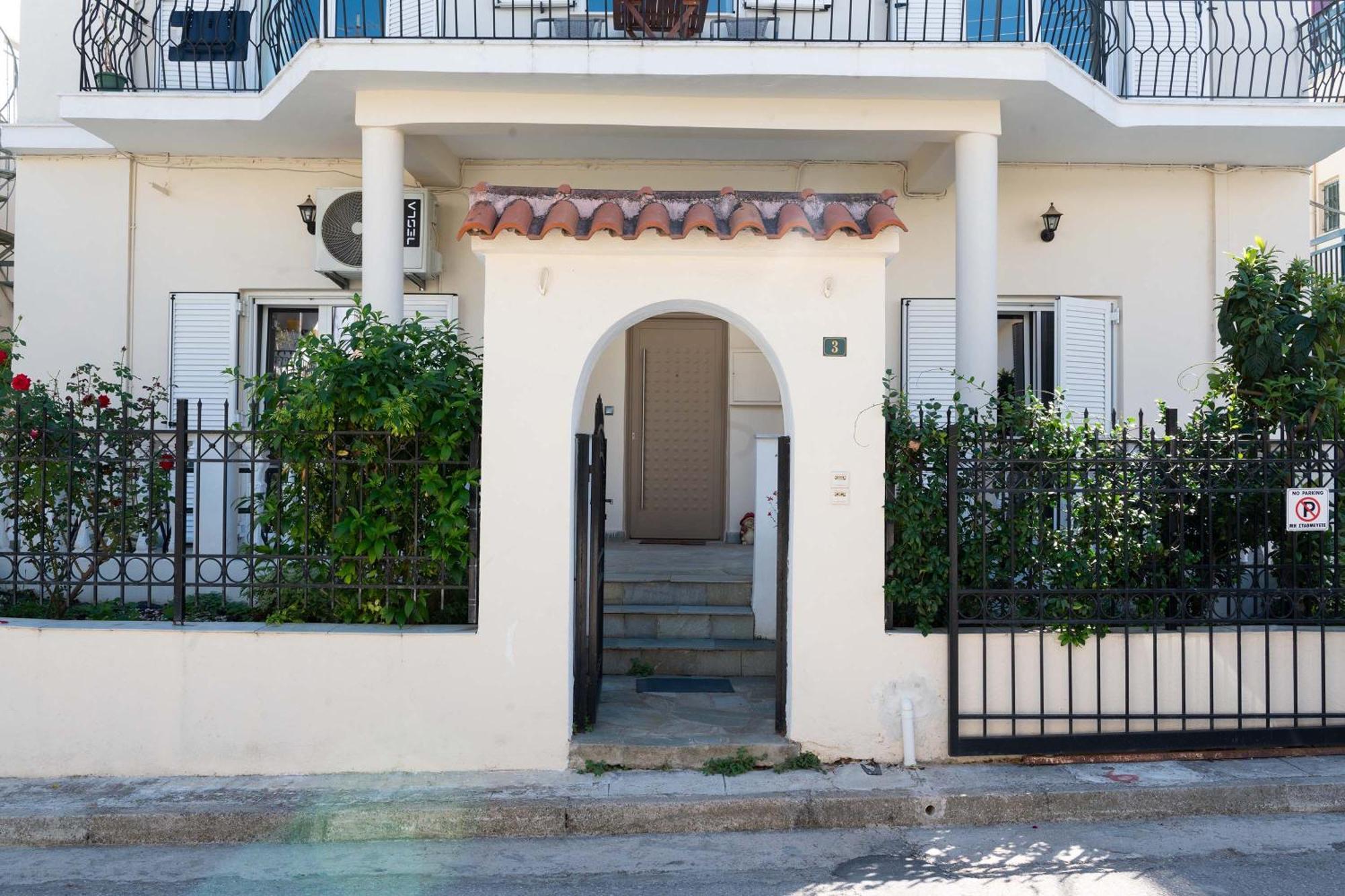 Private Spacious Apartment Athènes Extérieur photo